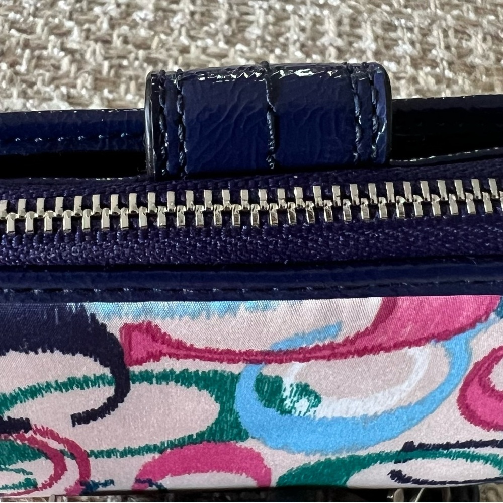 Coach Multicolor Patterned Wallet. - Picture 2 of 4